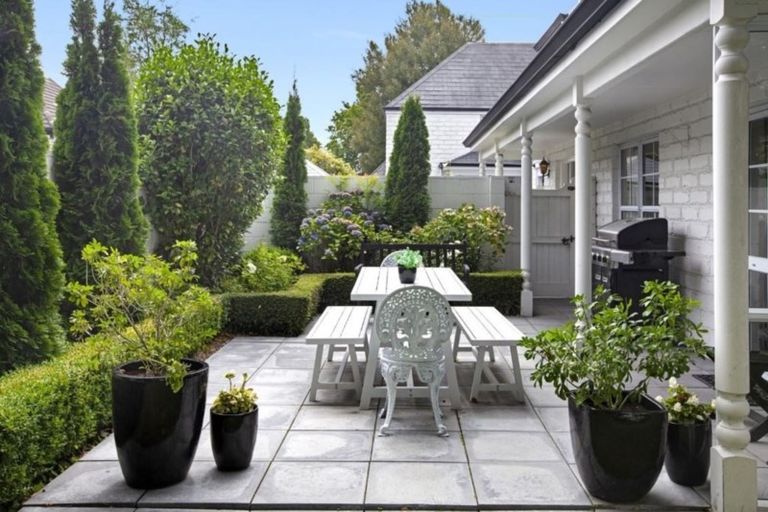 Photo of property in 1/244 Memorial Avenue, Burnside, Christchurch, 8053