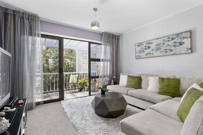 Photo of property in 6/773 Beach Road, Browns Bay, Auckland, 0630