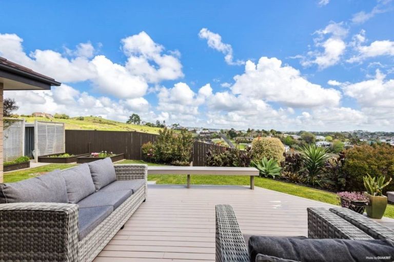 Photo of property in 22 Tokerau Crescent, Pukekohe, 2120