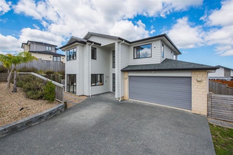 Photo of property in 116 San Valentino Drive, Henderson, Auckland, 0612