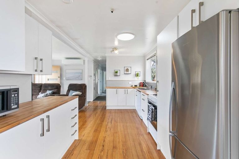 Photo of property in 13 Cooper Place, Papakura, 2110