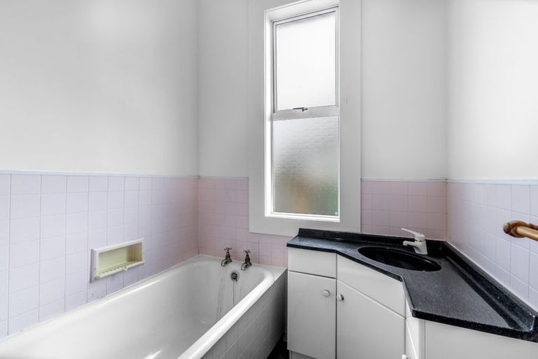 Photo of property in 17 Collingwood Street, Strathern, Invercargill, 9812