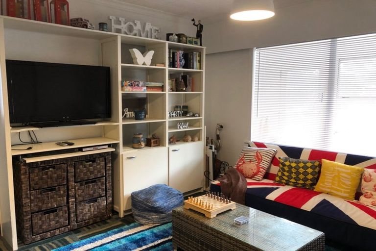 Photo of property in 82 Moana Street, Otaki Beach, Otaki, 5512