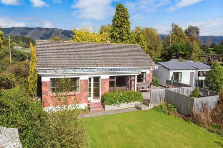 Photo of property in 72 Parsonage Road, Waimate, 7978