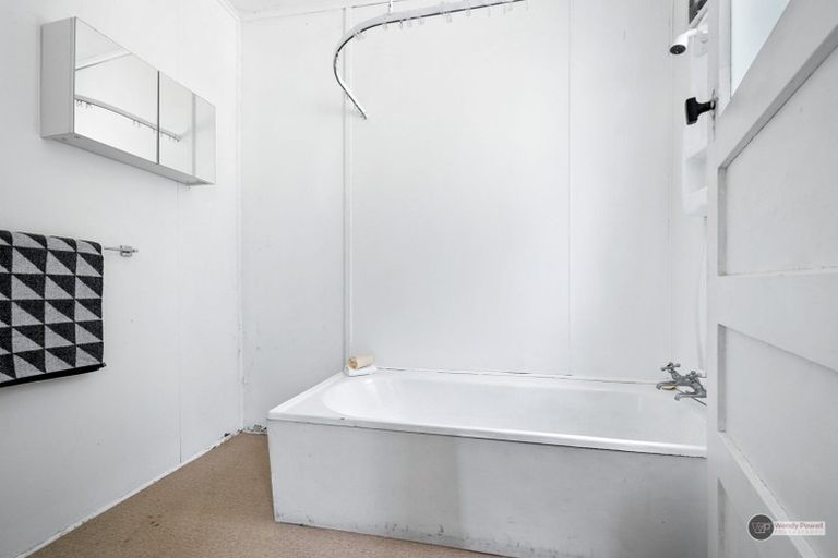 Photo of property in 1-2/6a Pohutukawa Street, Woburn, Lower Hutt, 5010