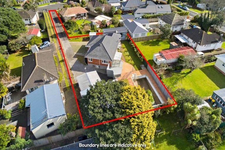 Photo of property in 31 London Street, Te Atatu Peninsula, Auckland, 0610