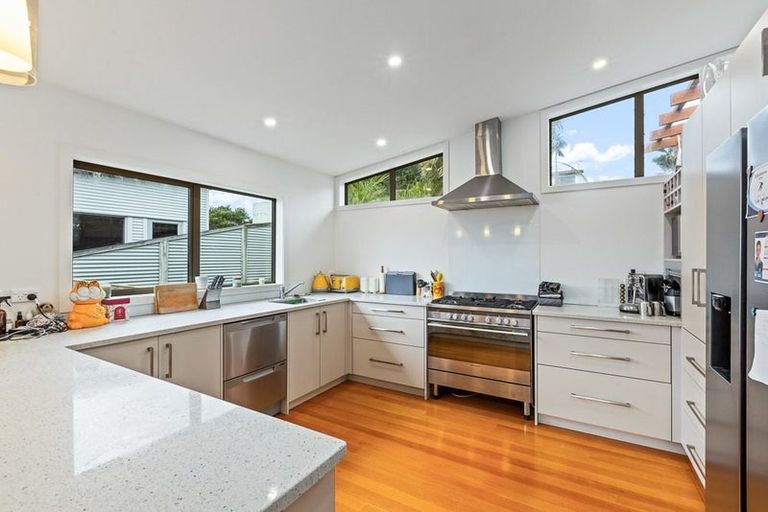 Photo of property in 26 Hawaiian Parade, Arkles Bay, Whangaparaoa, 0932