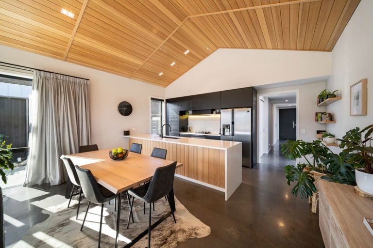 Photo of property in 17 Double Cone Road, Jacks Point, Queenstown, 9371