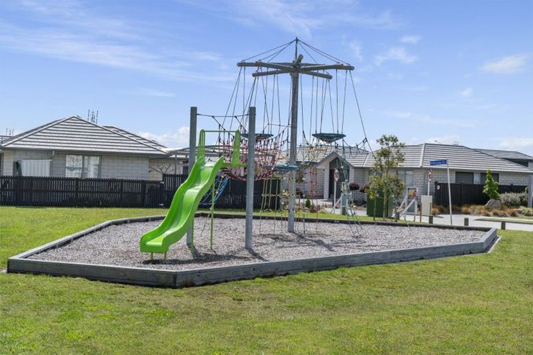 Photo of property in 3 Rose Lane, Papamoa, 3118