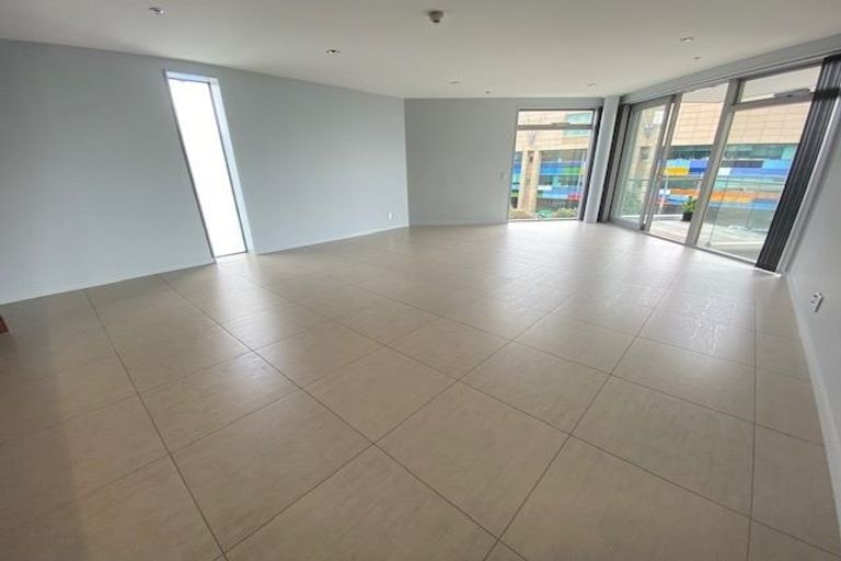 Photo of property in Piermont Apartments, 3a/82 Cable Street, Te Aro, Wellington, 6011