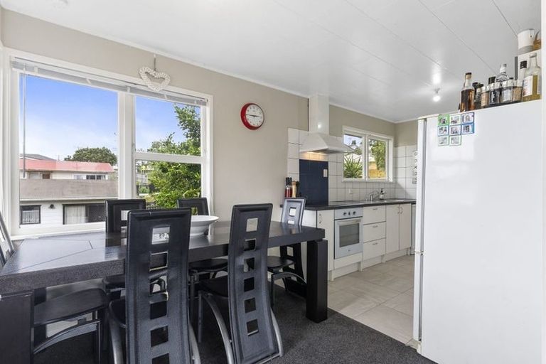 Photo of property in 234 Triangle Road, Massey, Auckland, 0614