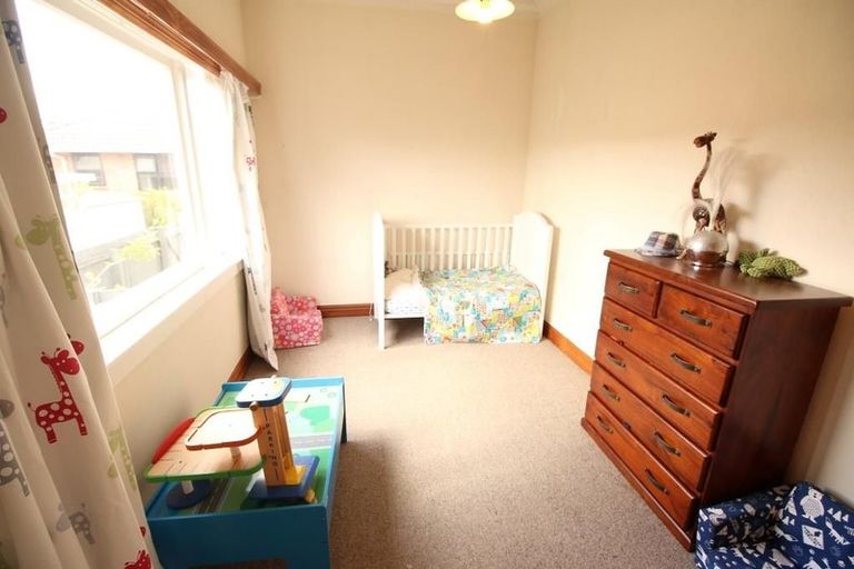 Photo of property in 135 Astley Avenue, New Lynn, Auckland, 0600