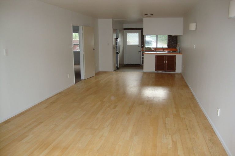 Photo of property in 2/201 Derwent Street, Island Bay, Wellington, 6023