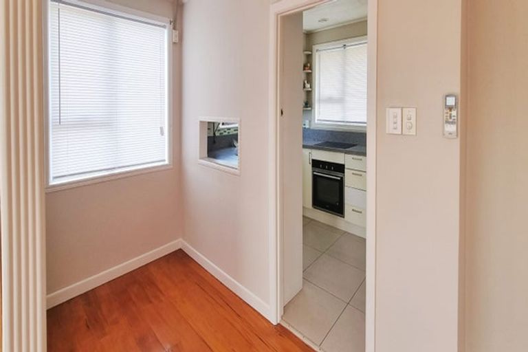 Photo of property in 1/8 Keeling Road, Henderson, Auckland, 0612