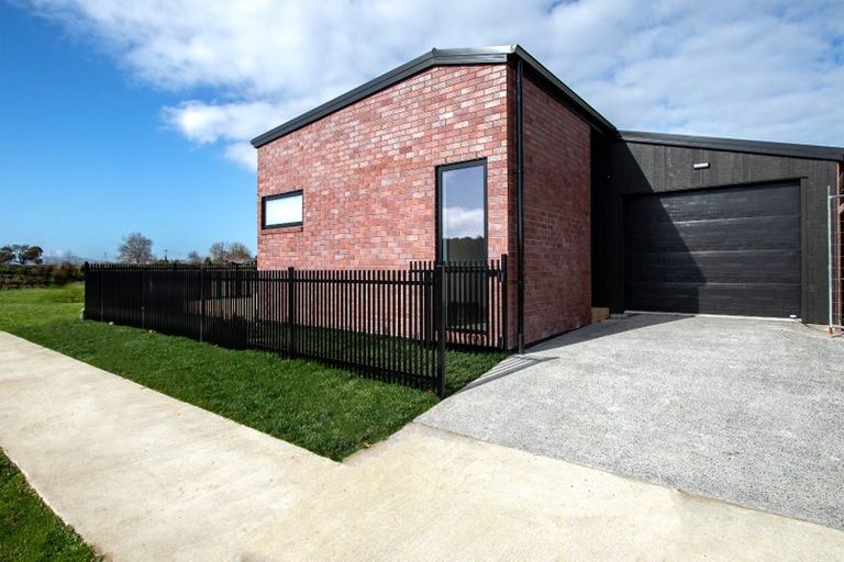 Photo of property in 24 One Haruru Street, Cambridge, 3493