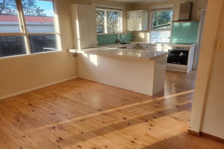 Photo of property in 50 Gossamer Drive, Pakuranga Heights, Auckland, 2010