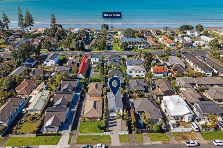 Photo of property in 1/7 Elizabeth Street, Orewa, 0931