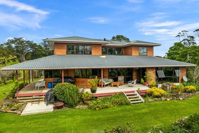 Photo of property in 211 Gray Road, Te Kamo, Kamo, 0185