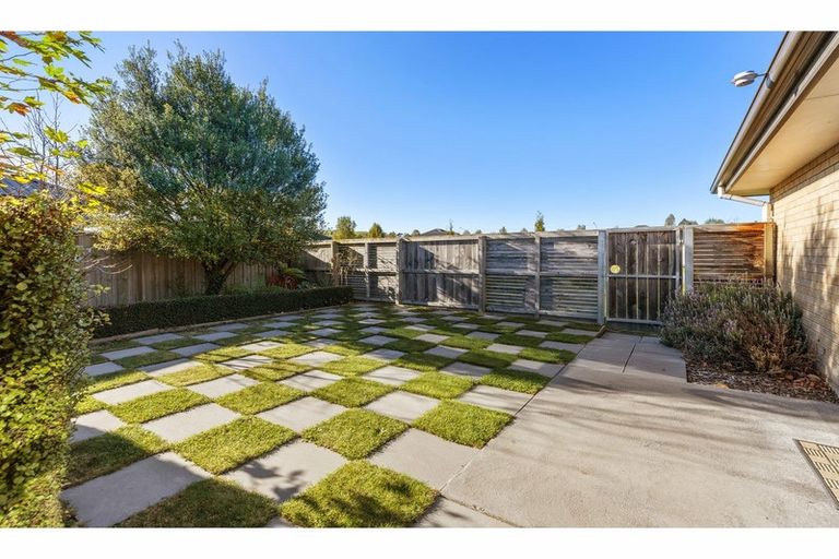 Photo of property in 38 Willowside Place, Amberley, 7410