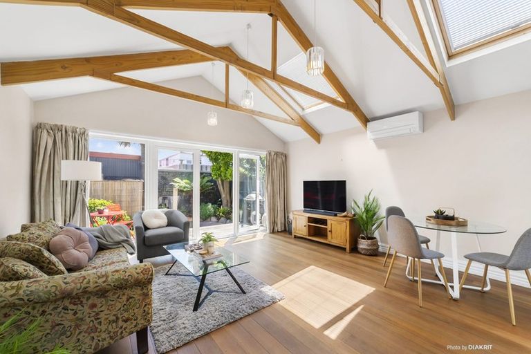 Photo of property in 39 Normanby Street, Newtown, Wellington, 6021