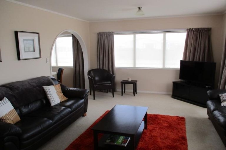 Photo of property in 4 Karaka Street, Otaki Beach, Otaki, 5512