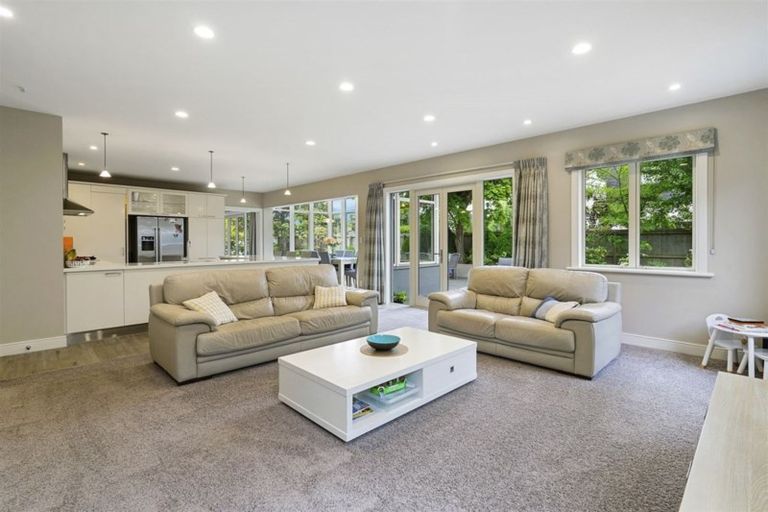 Photo of property in 63 Hinau Street, Fendalton, Christchurch, 8041