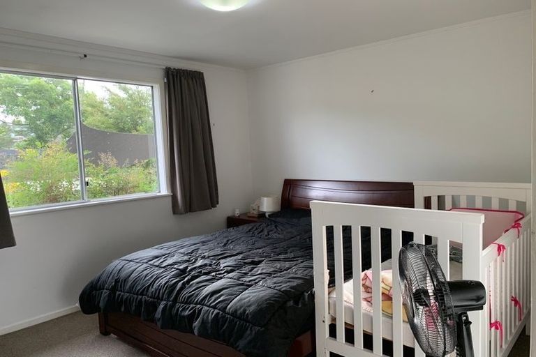 Photo of property in 1/29 Ludlow Terrace, Totara Vale, Auckland, 0627