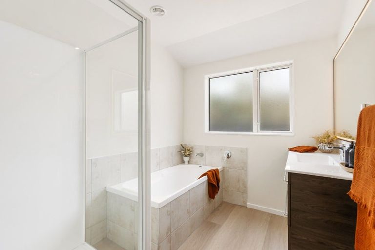 Photo of property in 17 Hunt Place, Albert Town, Wanaka, 9305