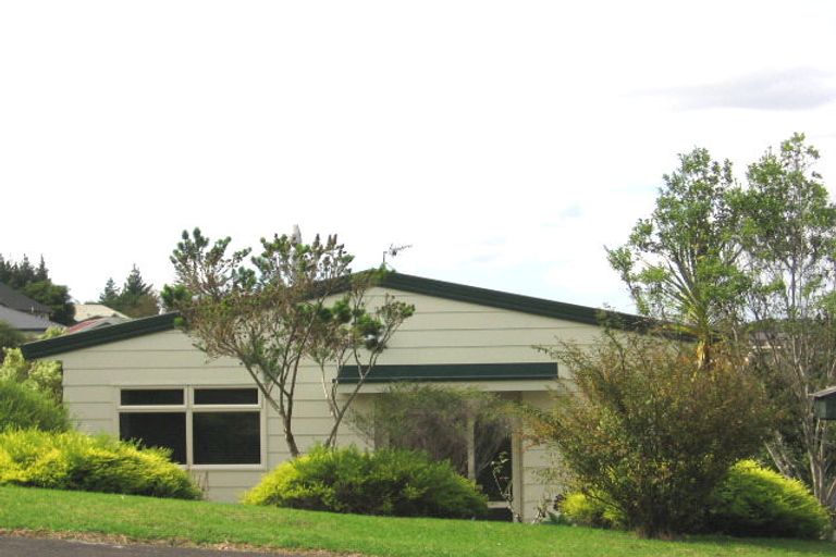 Photo of property in 67 Vintage Drive, Henderson, Auckland, 0612
