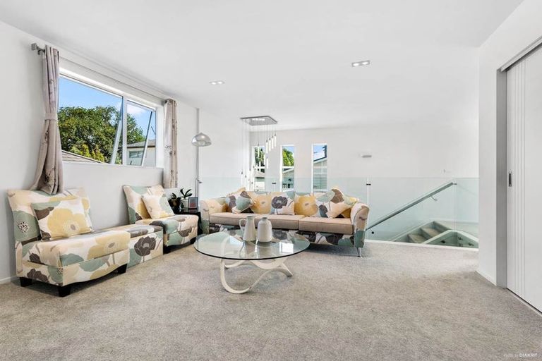 Photo of property in 309a Lake Road, Hauraki, Auckland, 0622