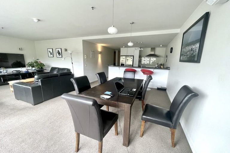 Photo of property in Montreaux Apartments, 5g/164 The Terrace, Wellington Central, Wellington, 6011