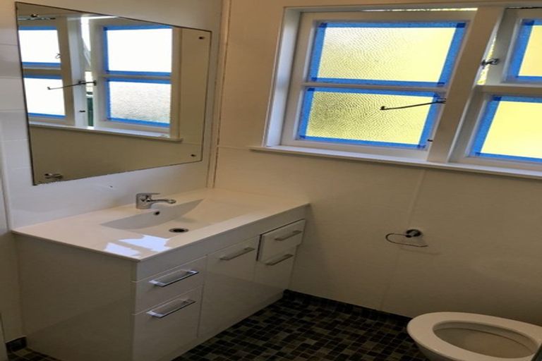 Photo of property in 92 Kowhai Street, Naenae, Lower Hutt, 5011