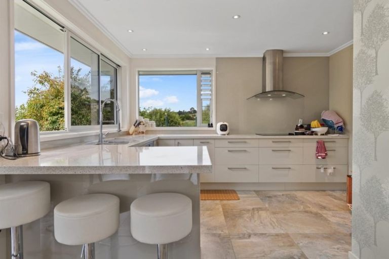 Photo of property in 166 Oteki Park Drive, Welcome Bay, Tauranga, 3112