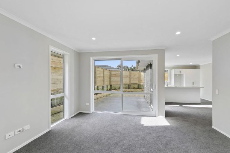 Photo of property in 8 Martingale Drive, Whitby, Porirua, 5024