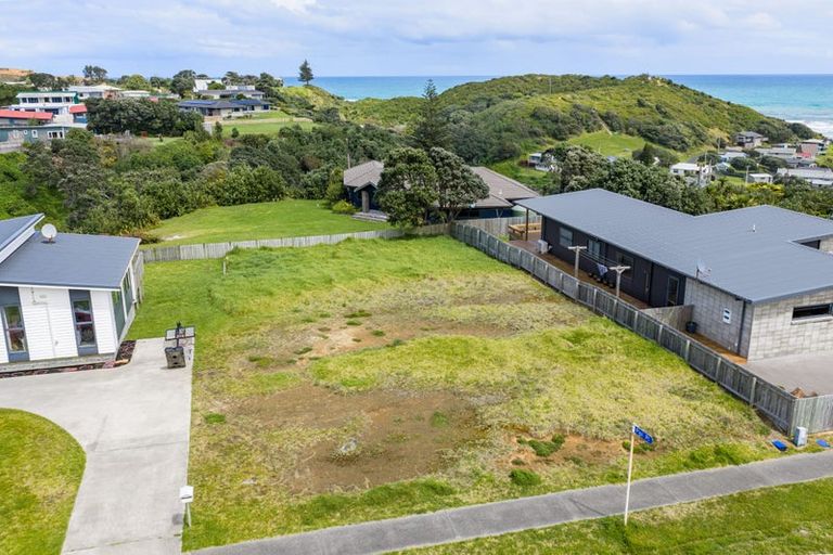 Photo of property in 38 Sunset Drive, Baylys Beach, 0377