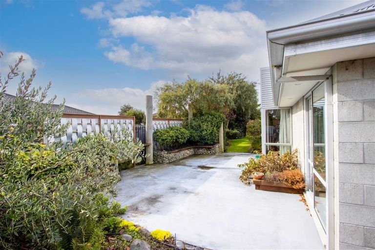 Photo of property in 14 James Drive, Woodend, 7610