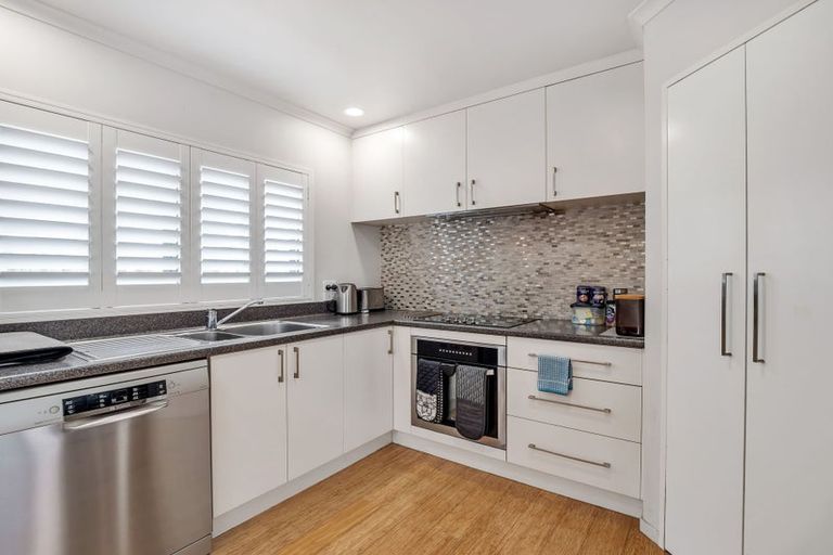 Photo of property in 8 Hansen Place, Takanini, 2112