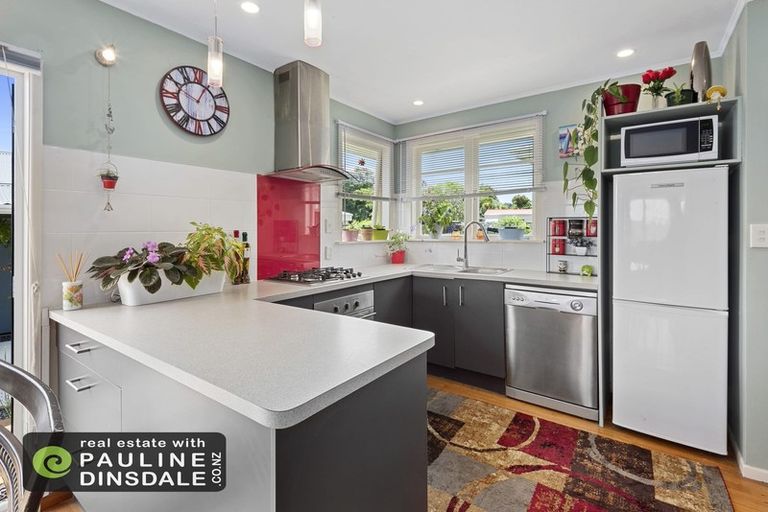 Photo of property in 17 Kokich Crescent, Onerahi, Whangarei, 0110