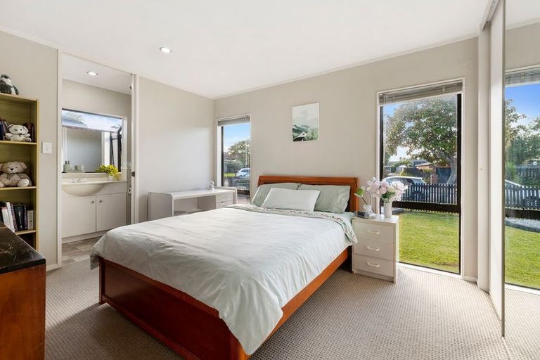 Photo of property in 1/5 Kenwick Place, Burswood, Auckland, 2013