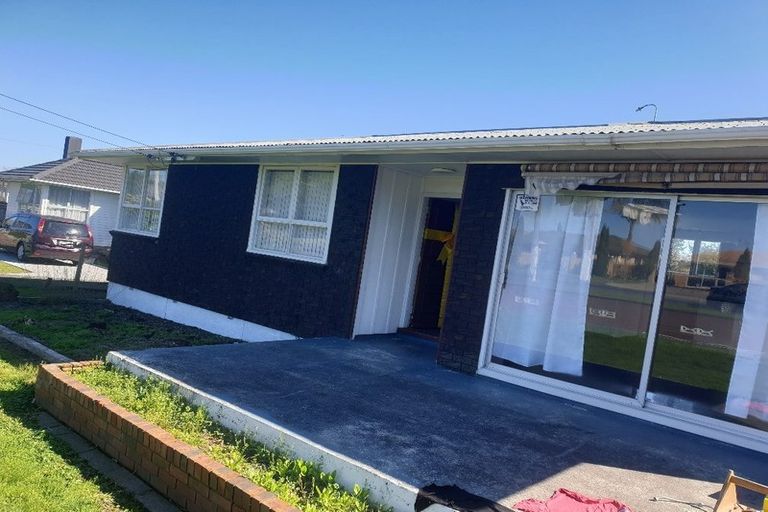 Photo of property in 525 Massey Road, Mangere, Auckland, 2022