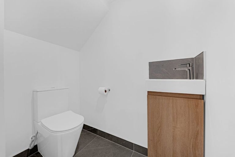 Photo of property in 4/29 Normandy Place, Henderson, Auckland, 0610
