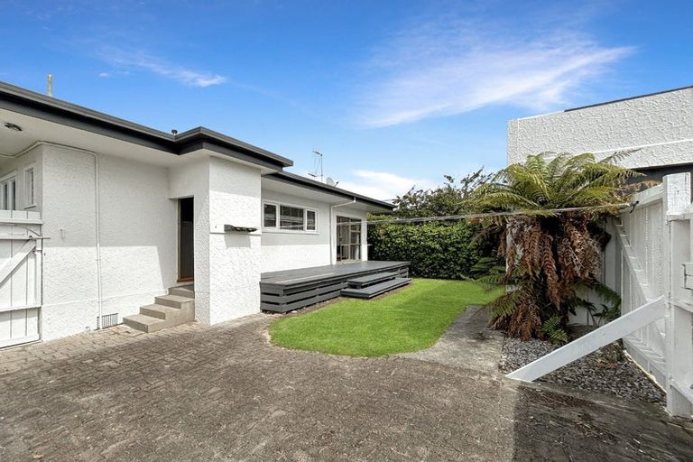 Photo of property in 303 College Street, West End, Palmerston North, 4410