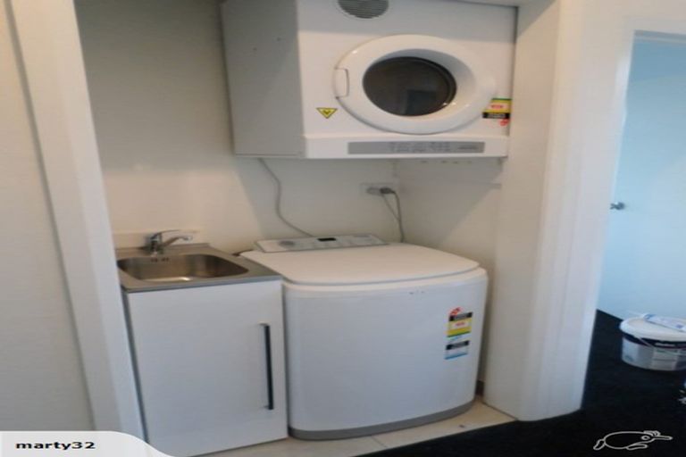 Photo of property in 1 Saint Abbs Place, North Dunedin, Dunedin, 9016