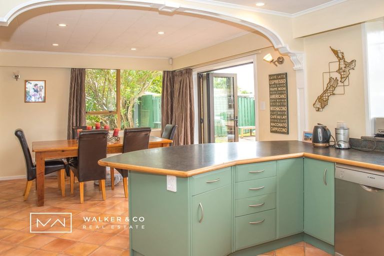 Photo of property in 6 Toledo Grove, Totara Park, Upper Hutt, 5018