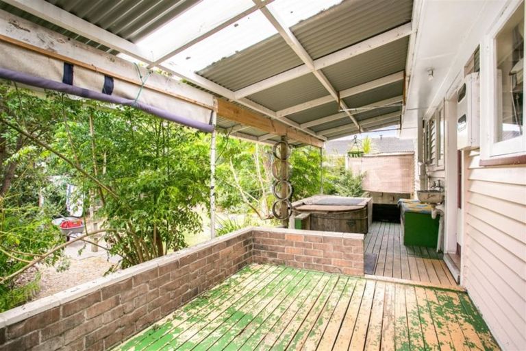 Photo of property in 11 Rowan Terrace, Te Atatu South, Auckland, 0610