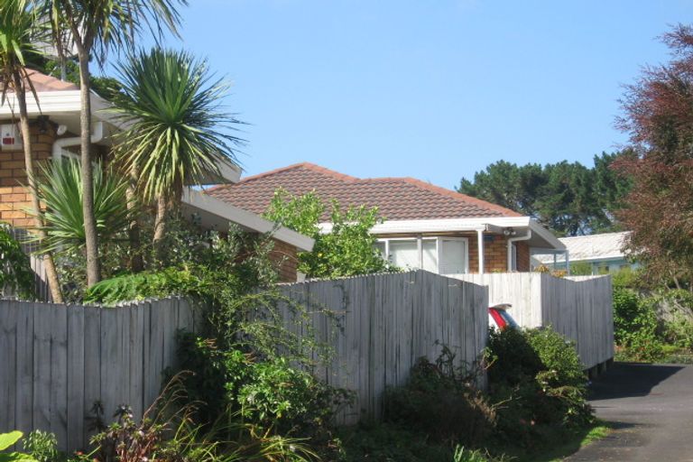 Photo of property in 172b Hutchinson Avenue, New Lynn, Auckland, 0600