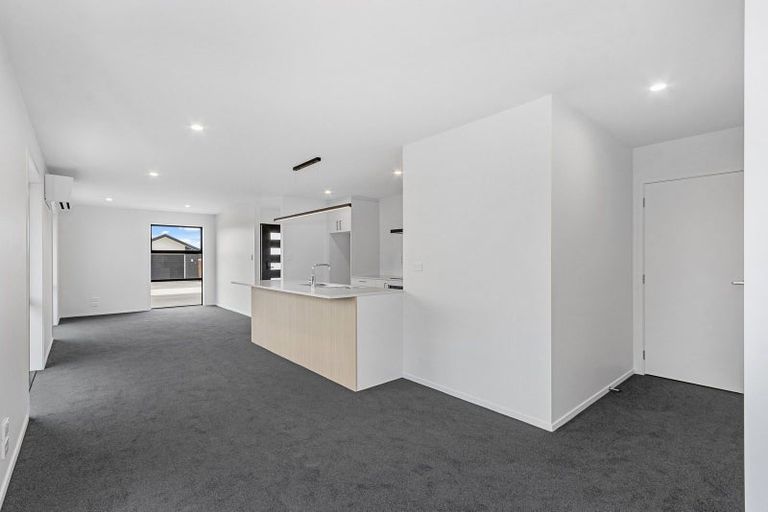 Photo of property in 43 Mehrtens Crescent, Woodend, 7691