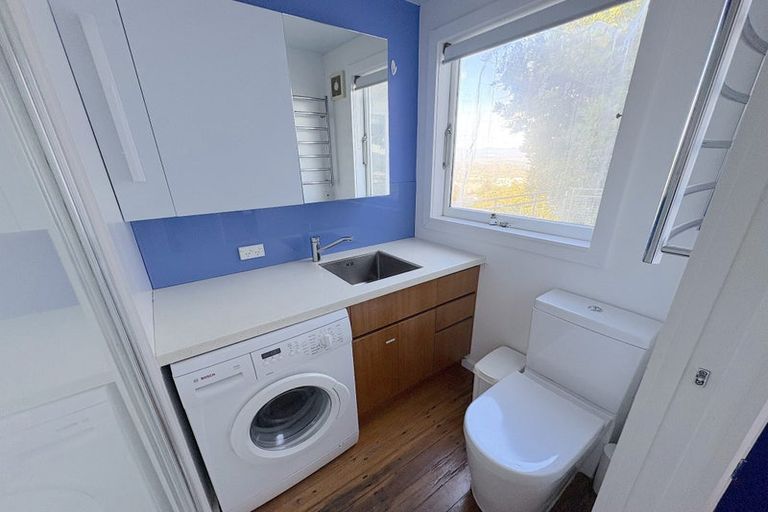 Photo of property in 69 Moana Road, Kelburn, Wellington, 6012