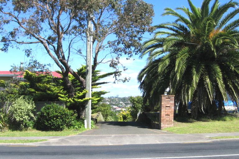 Photo of property in 2/70b Carlisle Road, Browns Bay, Auckland, 0632