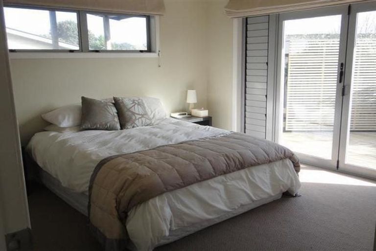 Photo of property in 10 Donnelly Street, Oakura, 4314